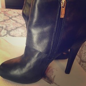 Jessica Simpson heels